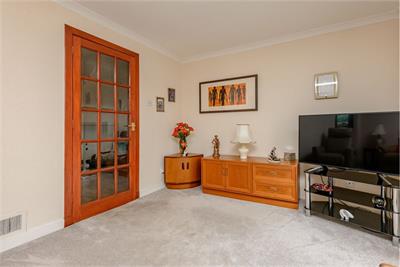 3/6 Northfield Drive, Northfield, EH8 7RR - image 4