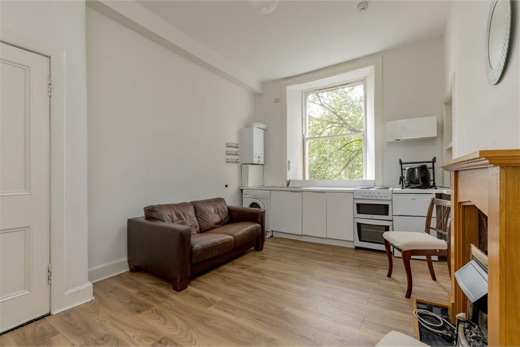 9 1F1 Yeaman Place EH11 1BR - image 2