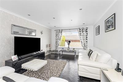 38 Candlemaker's Park, Gilmerton, Edinburgh, EH17 8TH - image 2