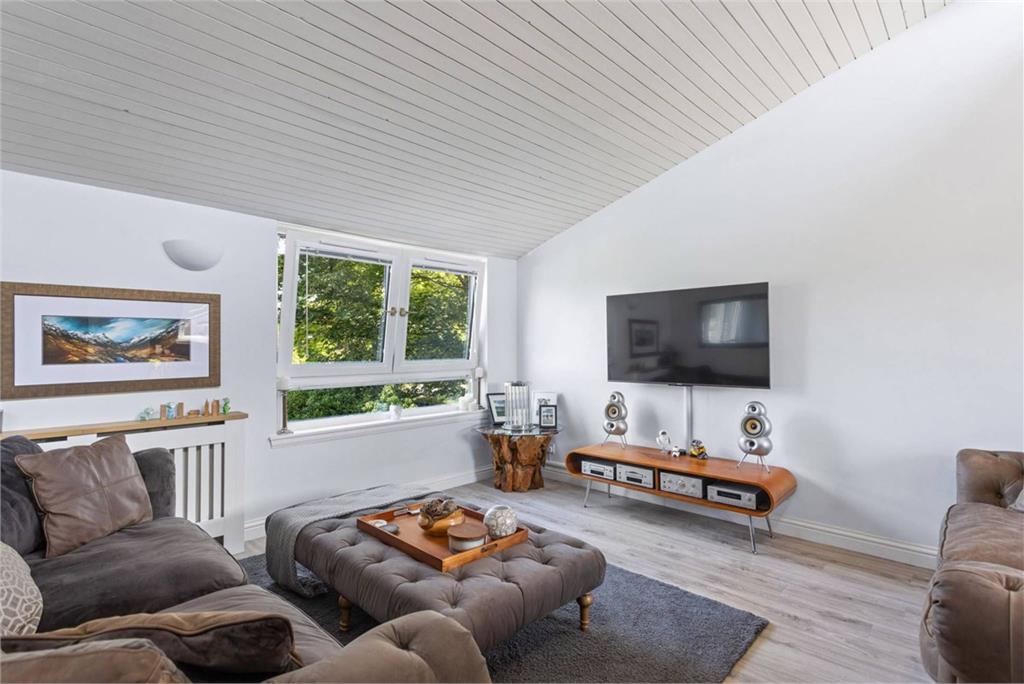 9 Fair A Far, Cramond, Edinburgh, EH4 6QB - image 2