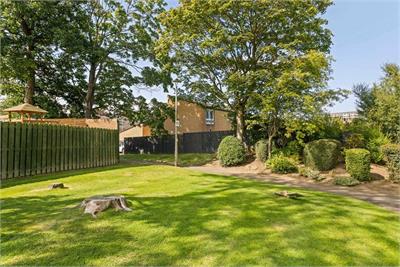 9 Fair A Far, Cramond, Edinburgh, EH4 6QB - image 1