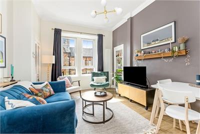 9 (3F2), Rossie Place, Easter Road, Edinburgh, EH7 5SF - image 2