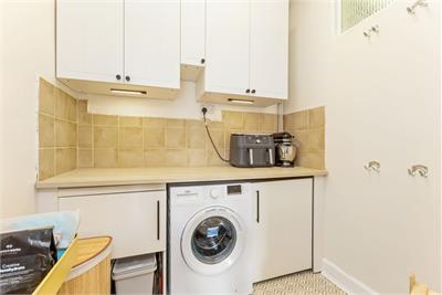 9 (3F2), Rossie Place, Easter Road, Edinburgh, EH7 5SF - image 9