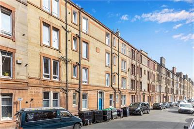 9 (3F2), Rossie Place, Easter Road, Edinburgh, EH7 5SF - image 1
