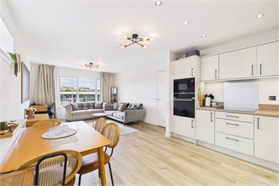 Flat 8, 22 Meadow Place Road, Corstorphine, Edinburgh, EH12 7UQ - image 4