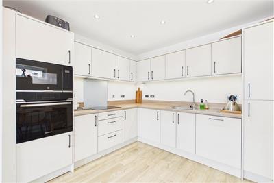 Flat 8, 22 Meadow Place Road, Corstorphine, Edinburgh, EH12 7UQ - image 5