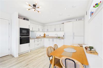 Flat 8, 22 Meadow Place Road, Corstorphine, Edinburgh, EH12 7UQ - image 6