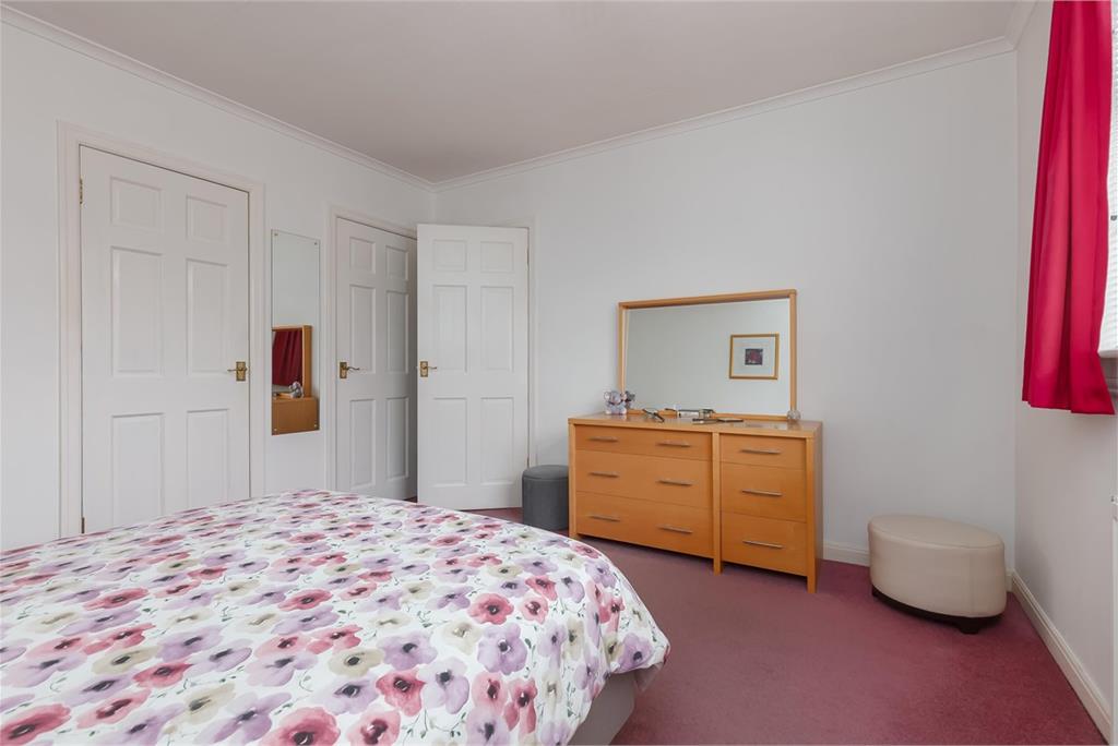 38 Drum Brae South,
Edinburgh,
EH12 8SZ - image 13