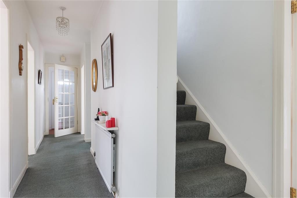 38 Drum Brae South,
Edinburgh,
EH12 8SZ - image 19