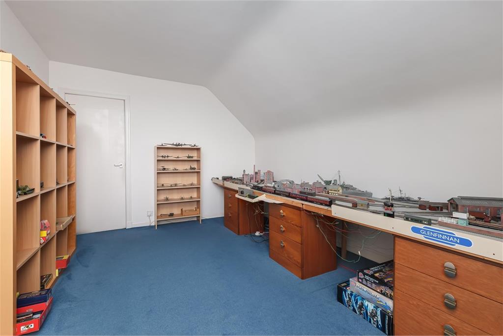 38 Drum Brae South,
Edinburgh,
EH12 8SZ - image 22