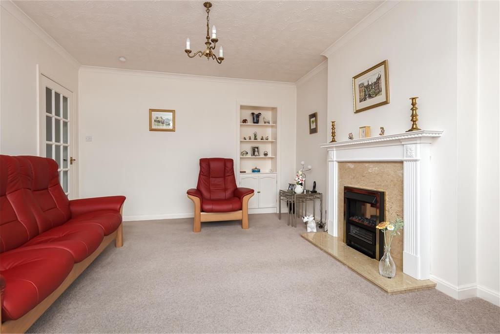 38 Drum Brae South,
Edinburgh,
EH12 8SZ - image 5