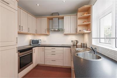 38 Drum Brae South, Edinburgh, EH12 8SZ - image 7