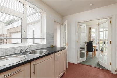 38 Drum Brae South, Edinburgh, EH12 8SZ - image 8