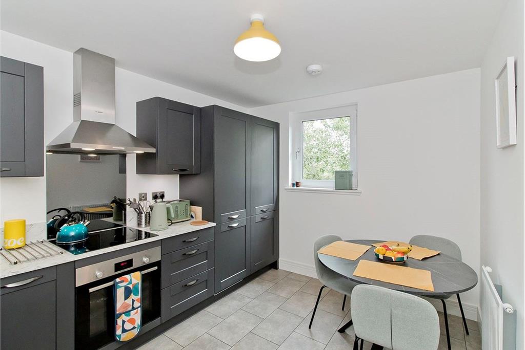 Flat 12, 21 Geissler Drive, The Shore, Edinburgh, EH6 6AP - image 5