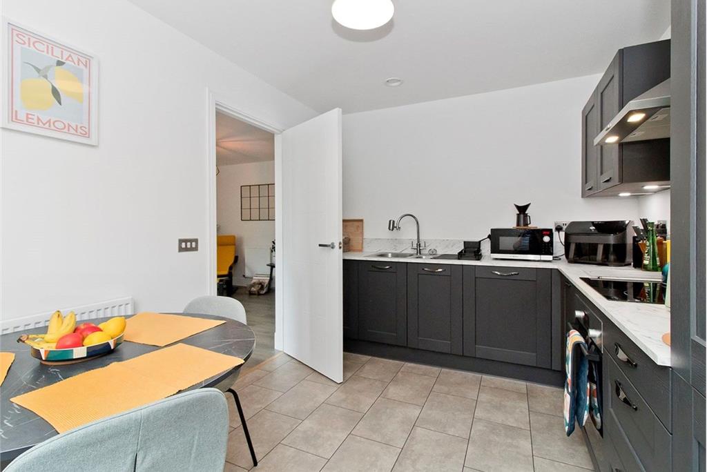 Flat 12, 21 Geissler Drive, The Shore, Edinburgh, EH6 6AP - image 6
