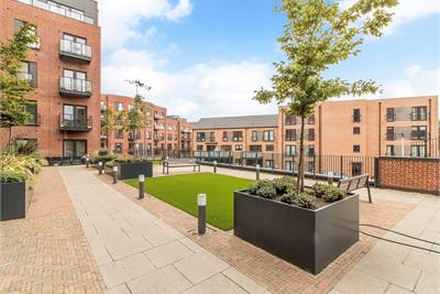 Flat 12, 21 Geissler Drive, The Shore, Edinburgh, EH6 6AP - image 1