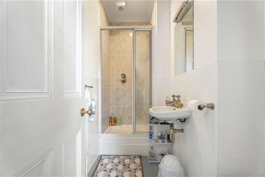 8/2 Bellevue Terrace,
New Town,
Edinburgh,
EH7 4DT - image 19