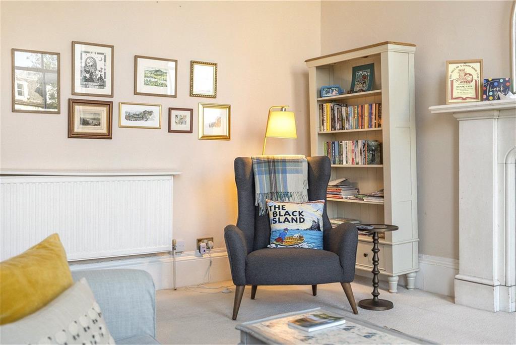 8/2 Bellevue Terrace,
New Town,
Edinburgh,
EH7 4DT - image 3