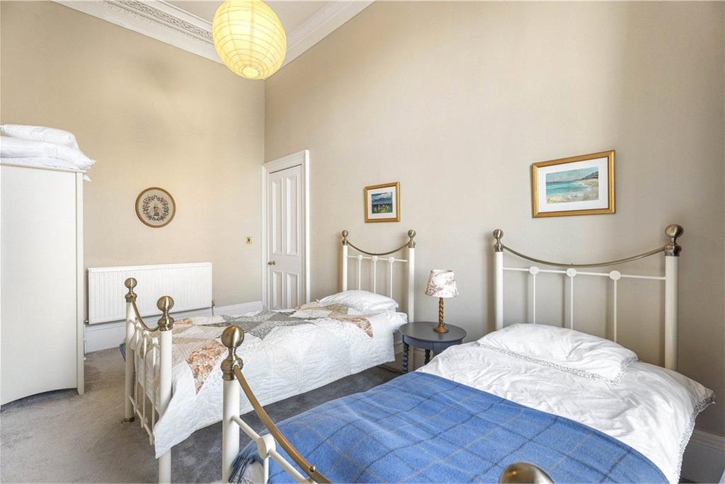 8/2 Bellevue Terrace,
New Town,
Edinburgh,
EH7 4DT - image 21
