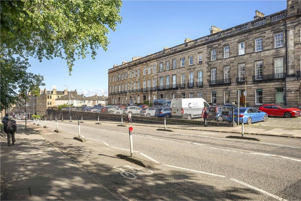 8/2 Bellevue Terrace,
New Town,
Edinburgh,
EH7 4DT - image 25