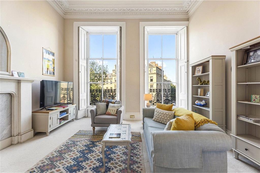 8/2 Bellevue Terrace,
New Town,
Edinburgh,
EH7 4DT - image 4