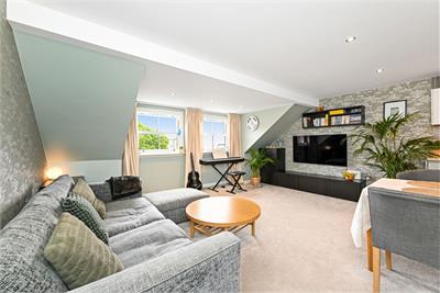 14/7 Fountainhall Road, Edinburgh, EH9 2NN - image 2
