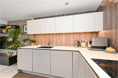 14/7 Fountainhall Road, Edinburgh, EH9 2NN - image 8