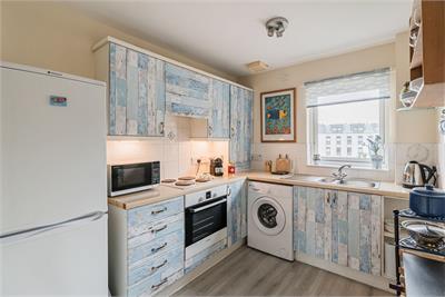 7/6 Alexander Drive, Edinburgh, EH11 2RH - image 3