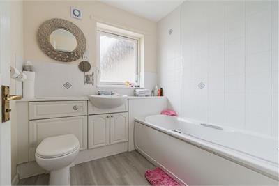 7/6 Alexander Drive, Edinburgh, EH11 2RH - image 8