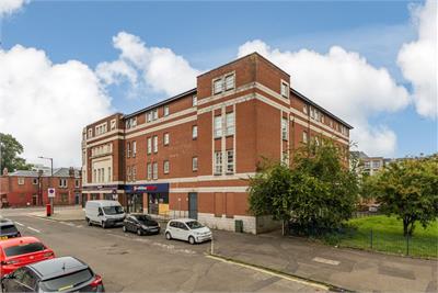 7/6 Alexander Drive, Edinburgh, EH11 2RH - image 1