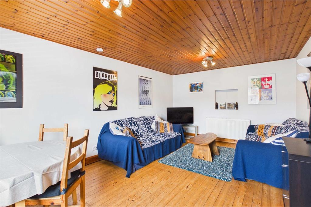13 Castlefield,
Cupar,
KY15 4DB - image 3