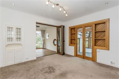 120 Greenbank Crescent, Edinburgh, EH10 5SZ - image 2