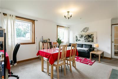 21/3 Kenilworth Drive, Edinburgh, EH16 6DD - image 3