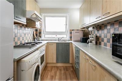 21/3 Kenilworth Drive, Edinburgh, EH16 6DD - image 6