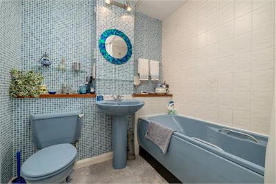 2/3 St Teresa Place, Edinburgh, EH10 5UB - image 16