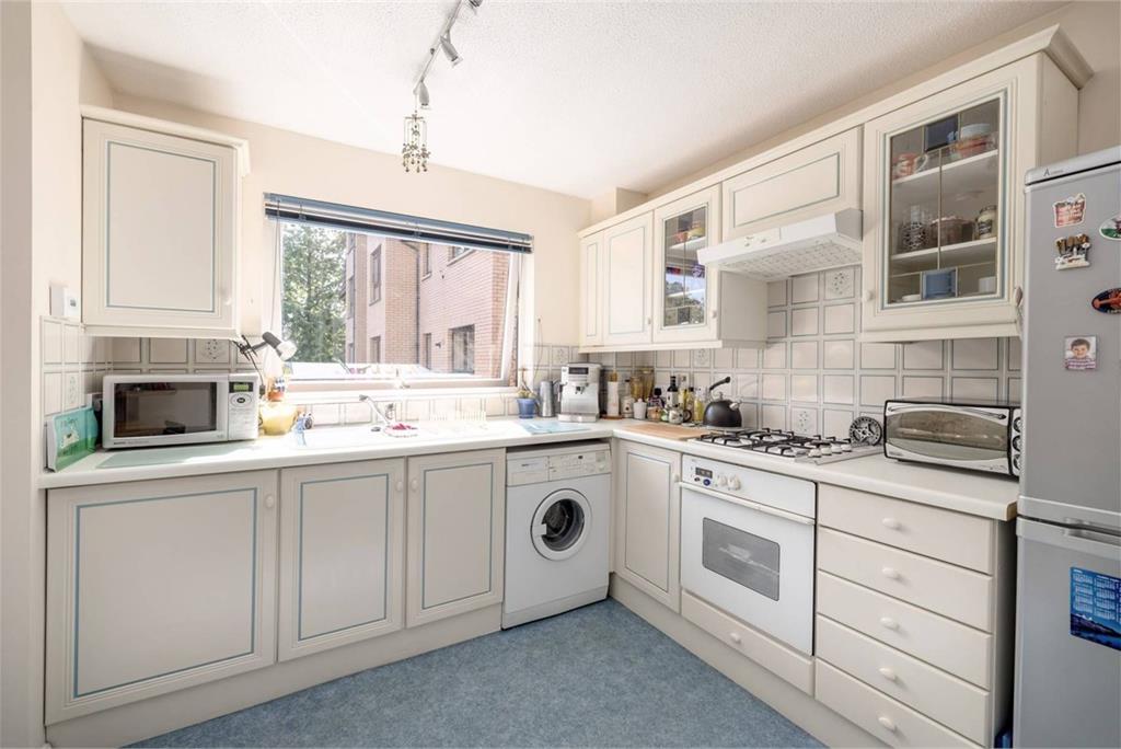 2/3 St Teresa Place, Edinburgh, EH10 5UB - image 7