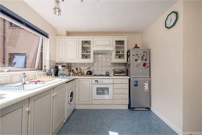2/3 St Teresa Place, Edinburgh, EH10 5UB - image 8