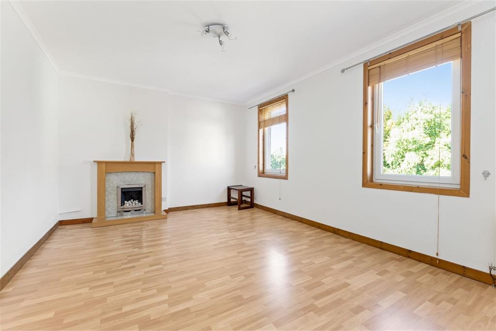 3 (flat 6), Loganlea Drive, Craigentinny, Edinburgh, EH7 6LS - image 2