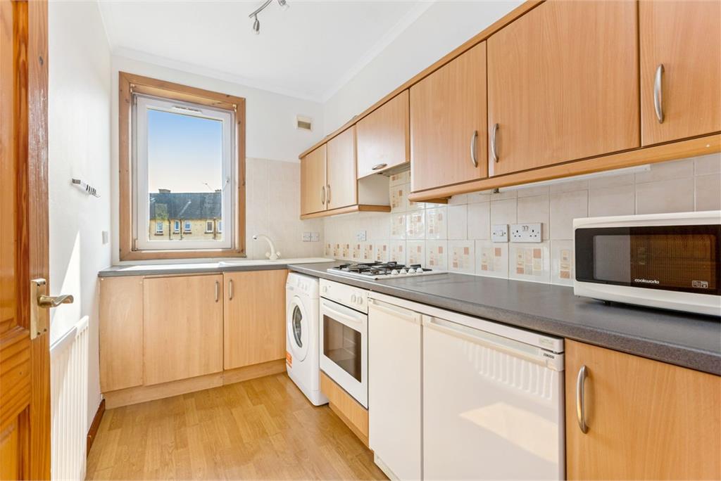 3 (flat 6), Loganlea Drive, Craigentinny, Edinburgh, EH7 6LS - image 4