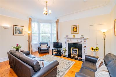 2 Beresford Avenue, Trinity, Edinburgh, EH5 3ET - image 2