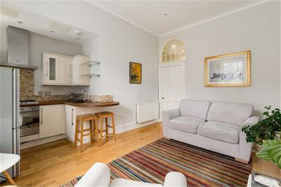 Flat 1, 36, Cumberland Street, New Town, Edinburgh, EH3 6RG - image 4