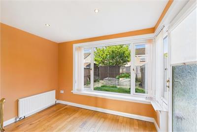 7 Torphin Place, Kirkcaldy, KY2 6JG - image 4