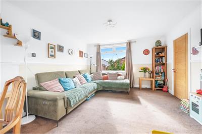 4 Woodbank Grove, Comrie, Dunfermline, KY12 9XP - image 2