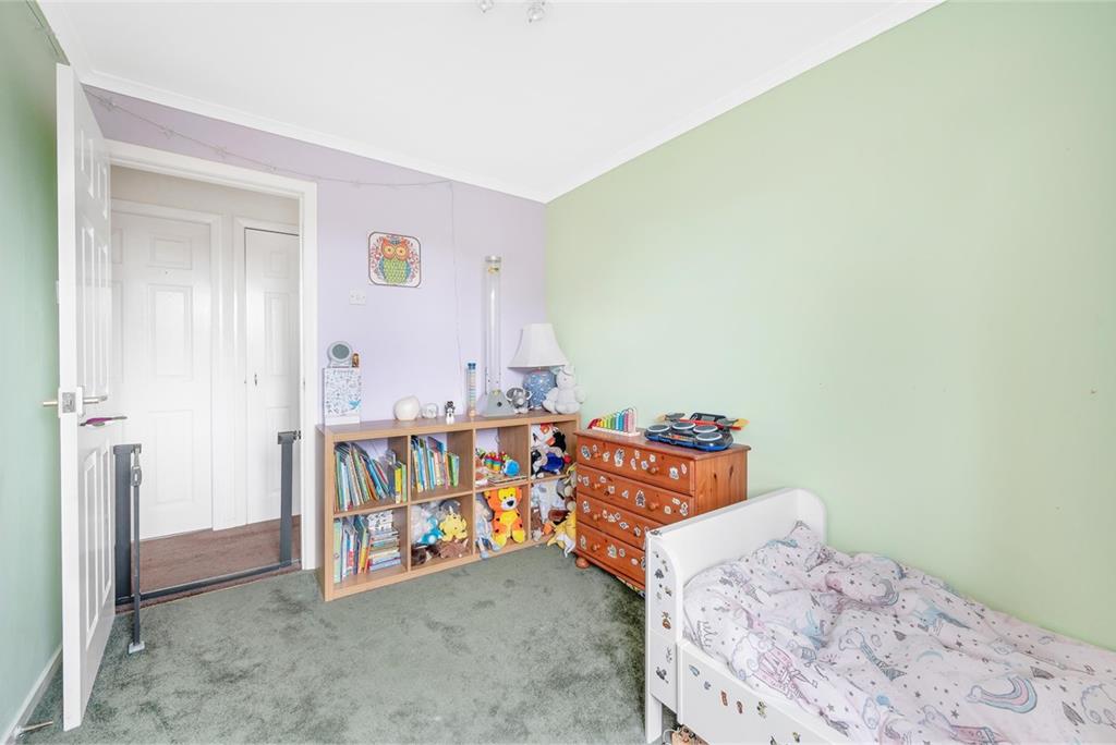 4 Woodbank Grove,
Comrie,
Dunfermline,
KY12 9XP - image 12