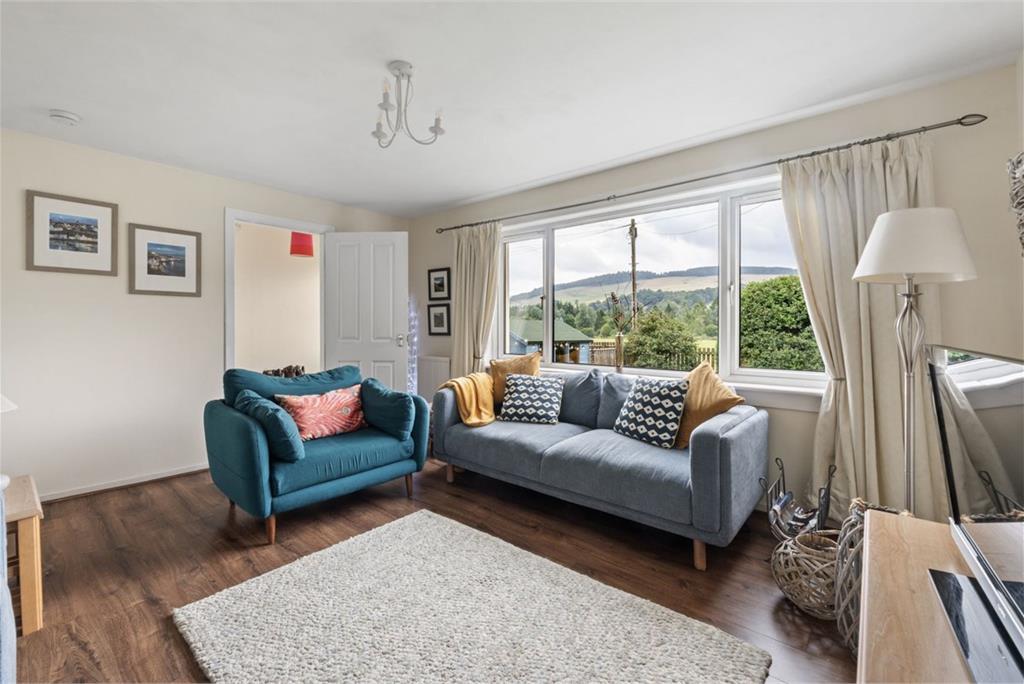 20 Violet Bank, Peebles, EH45 8HA - image 3