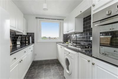 Flat 5, 30, Pirniefield Bank, Edinburgh, EH6 7QJ - image 4