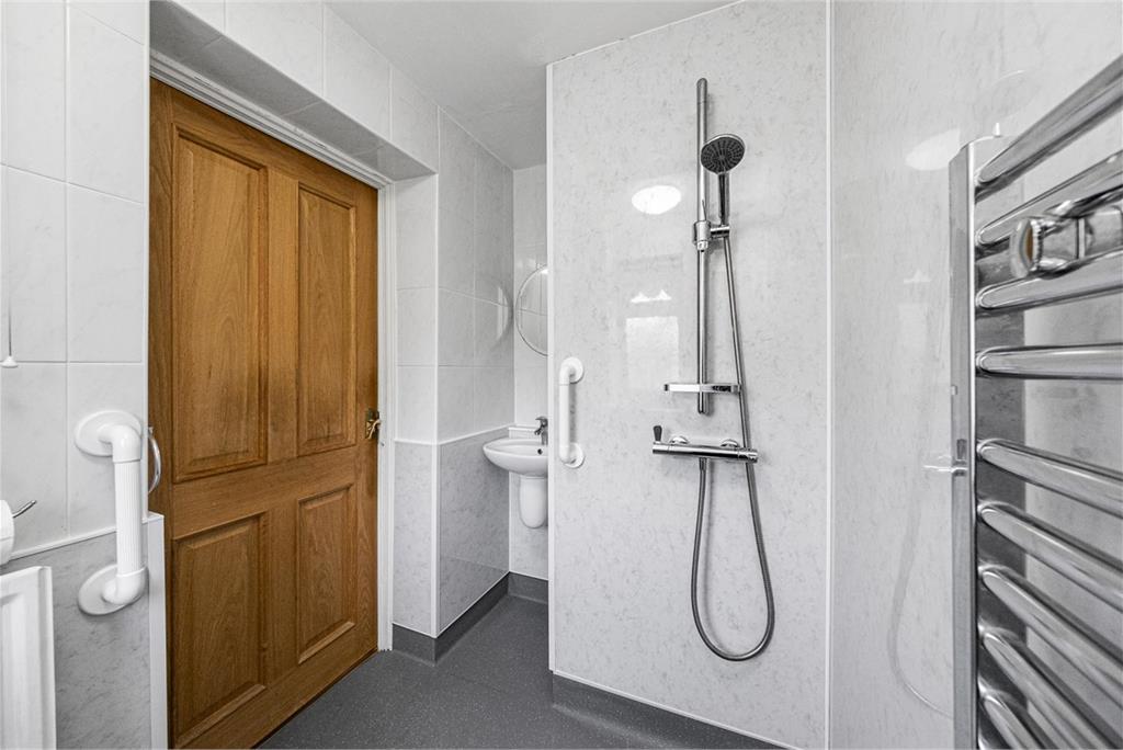 5 Garden Court,
Townhill,
Dunfermline,
KY12 0HU - image 9