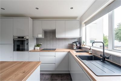 22 Bughtlin Gardens, Edinburgh, EH12 8XB - image 15