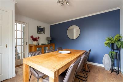 22 Bughtlin Gardens, Edinburgh, EH12 8XB - image 16