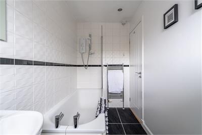 22 Bughtlin Gardens, Edinburgh, EH12 8XB - image 20